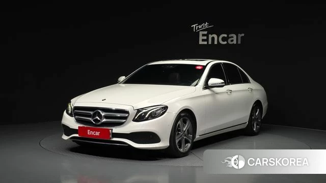 Mercedes-Benz E-Class W213 2018 Белый из Кореи