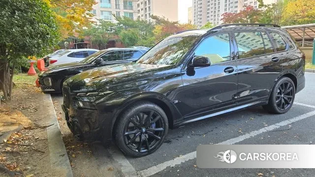 BMW X7 (G07) 2025 Черный из Кореи