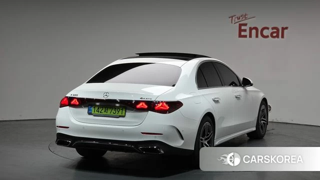 Mercedes-Benz E-Class W214 2025 Белый из Кореи