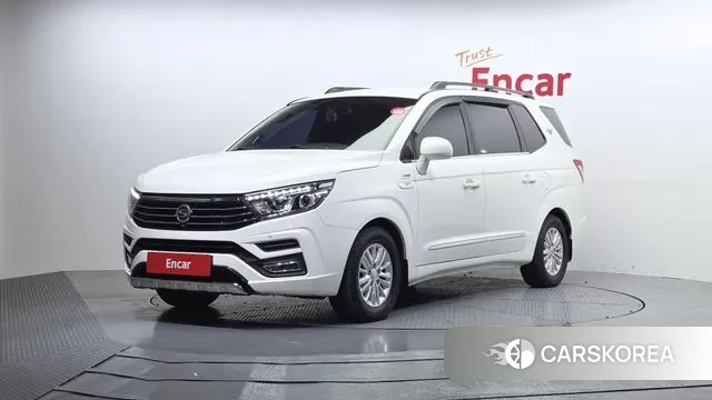 Ssangyong Korando Turismo 2018 Белый из Кореи