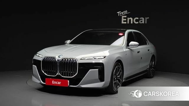 BMW 7 Series (G70) 2025 Серебристо-серый из Кореи