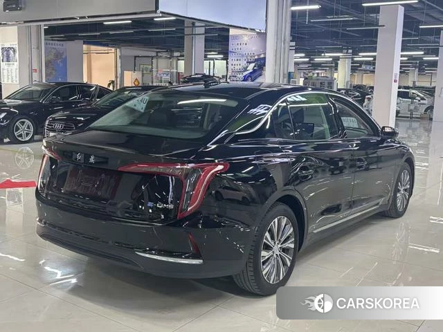 Red flag E-QM5 2023 Черный из Китая