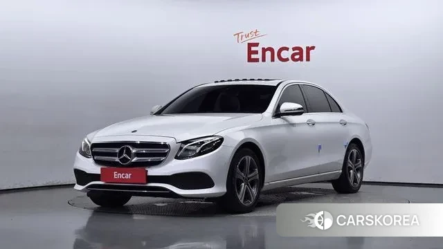 Mercedes-Benz E-Class W213 2018 Белый из Кореи