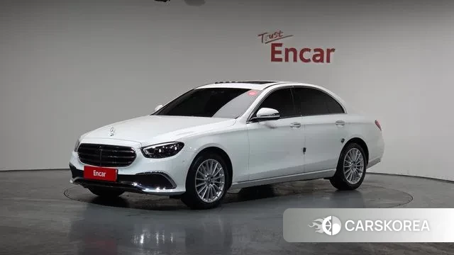 Mercedes-Benz E-Class W213 2022 Белый из Кореи