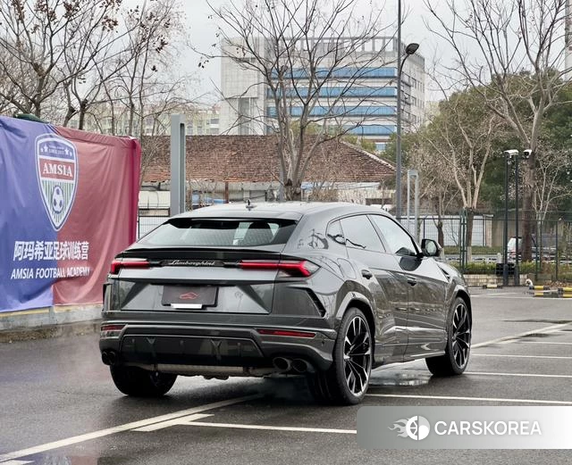 Lamborghini Urus 2020 Серебристо-серый из Китая