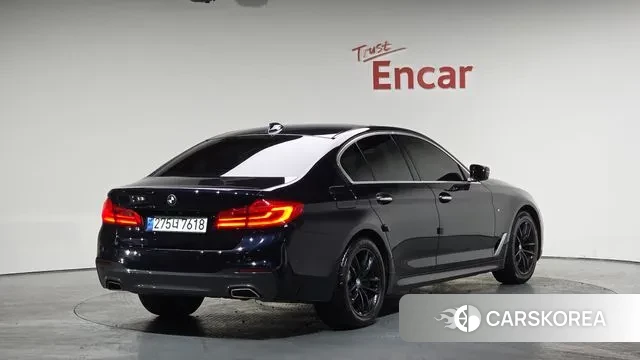 BMW 5 Series (G30) 2018 Черный из Кореи