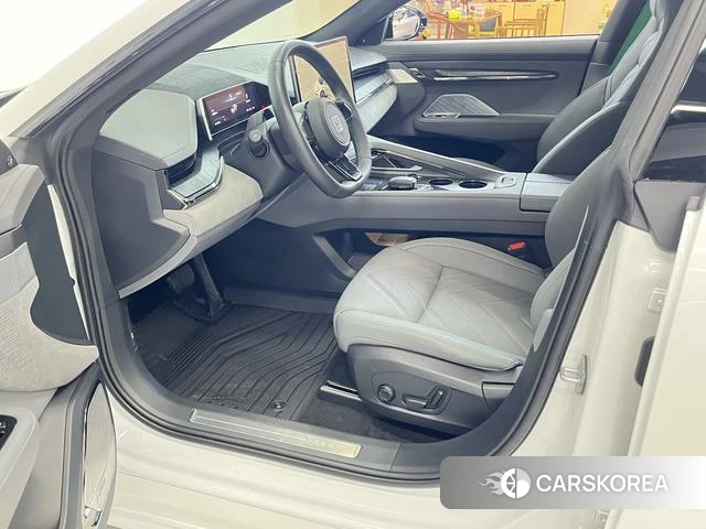 Extremely krypton ZEEKR 001 2023 Белый из Китая