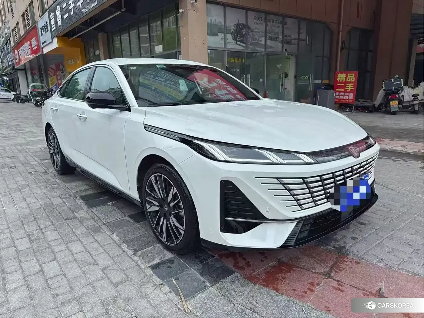 Chang'an Yidong 2025 Белый из Китая