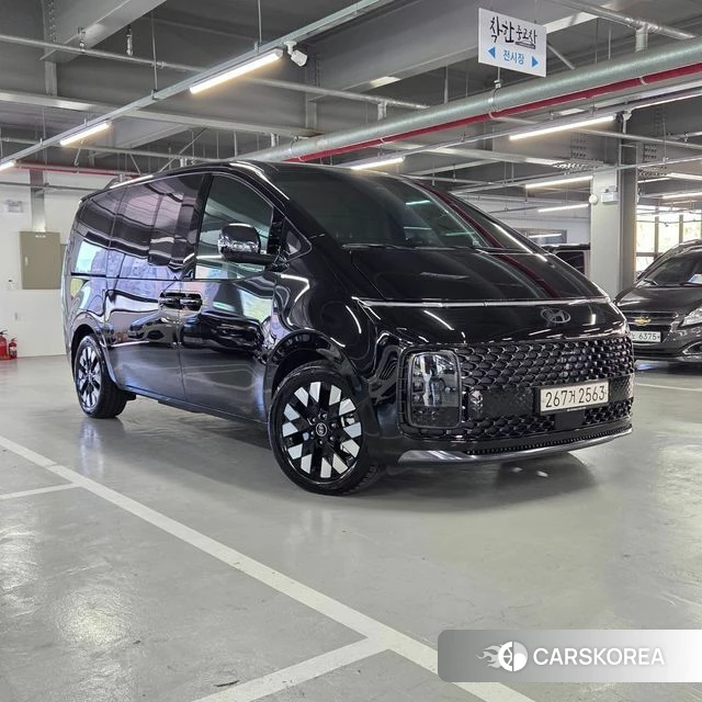 Hyundai Staria 2025 Черный из Кореи