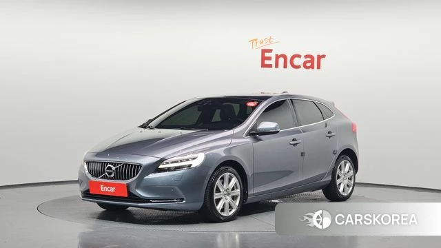 Volvo V40 2018 Серый из Кореи