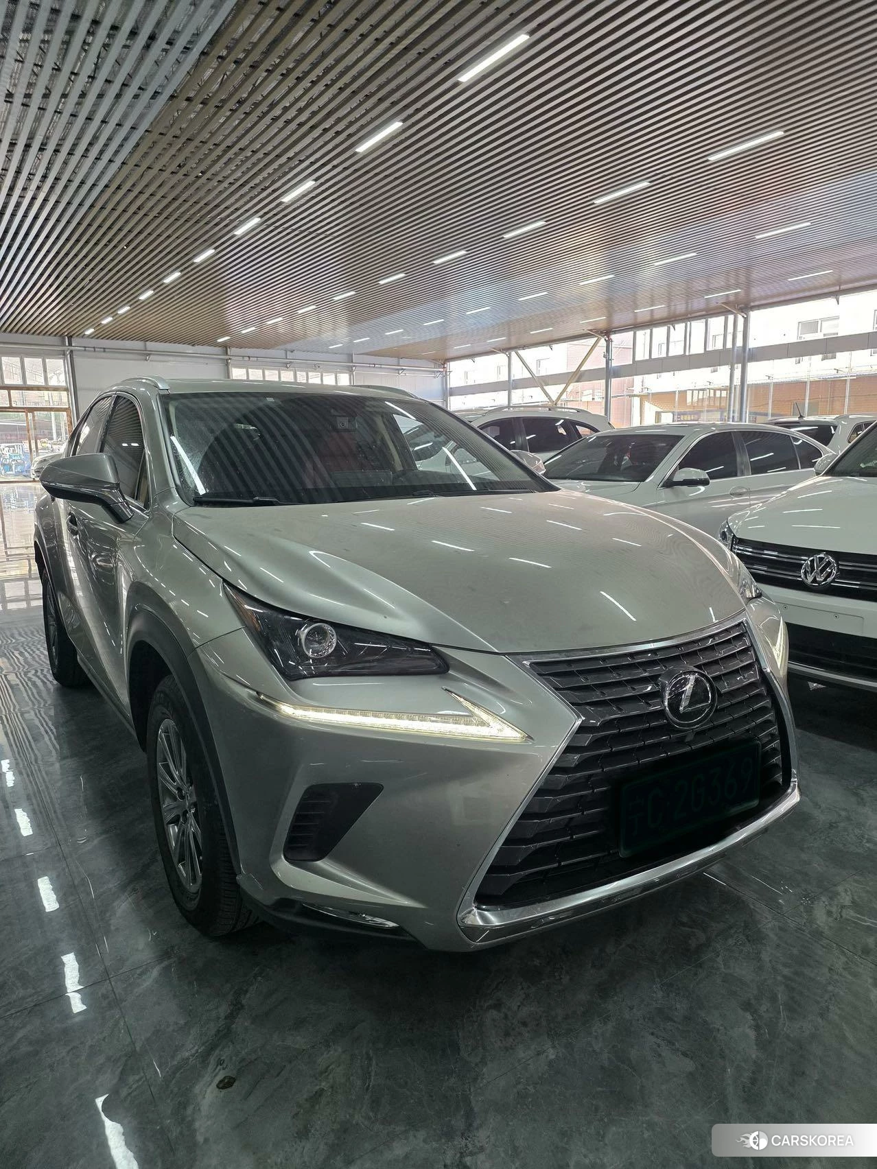Lexus NX 2019 Серебристо-серый из Китая