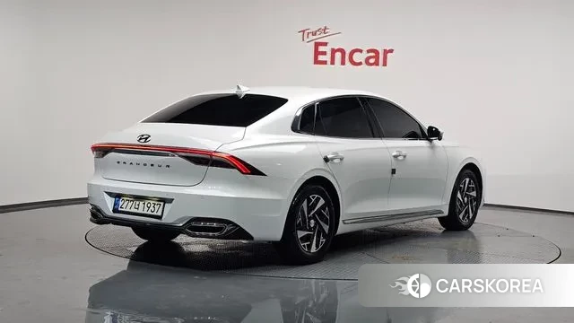 Hyundai The New Grandeur IG Hybrid 2022 Белый из Кореи