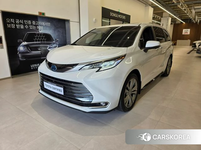 Toyota Sienna 4th Generation 2025 Белый из Кореи
