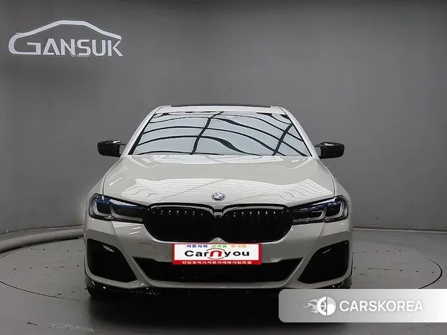 BMW 5 Series (G30) 2018 Белый из Кореи