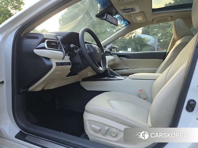 Toyota Camry 2020 Белый из Китая