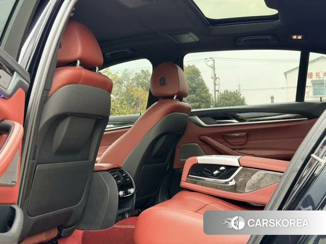 BMW 5 series 2018 Черный из Китая