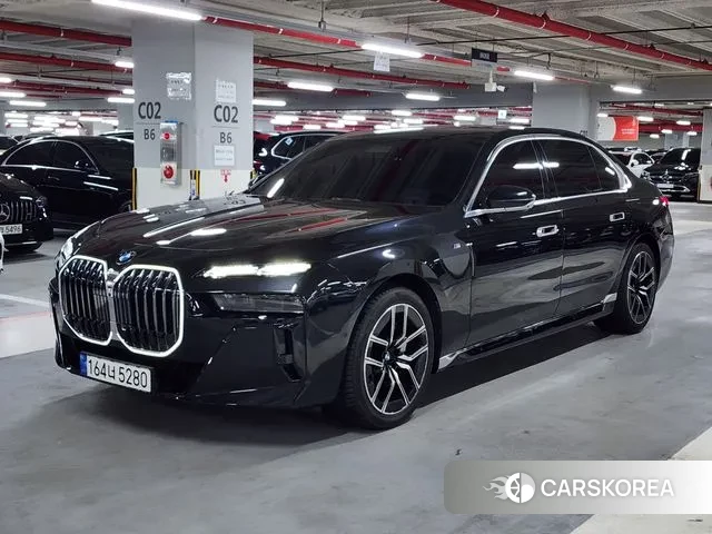 BMW 7 Series (G70) 2022 Черный из Кореи