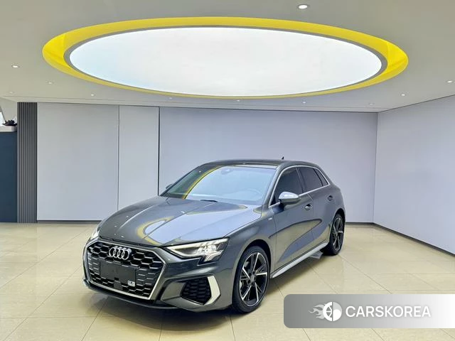 Audi A3 2021 Темно-серый из Китая