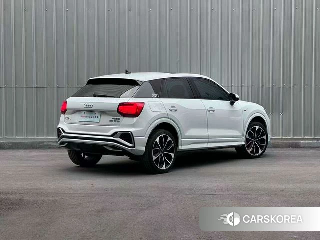 Audi Q2L 2023 Белый из Китая