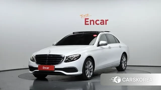 Mercedes-Benz E-Class W213 2019 Белый из Кореи