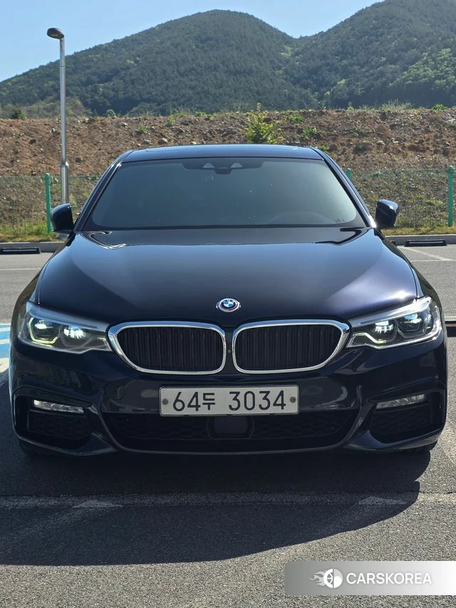 BMW 5 Series (G30) 2018 Черный из Кореи