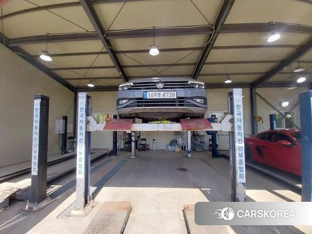 Volkswagen Passat GT (B8) 2022 Серебристо-серый из Кореи