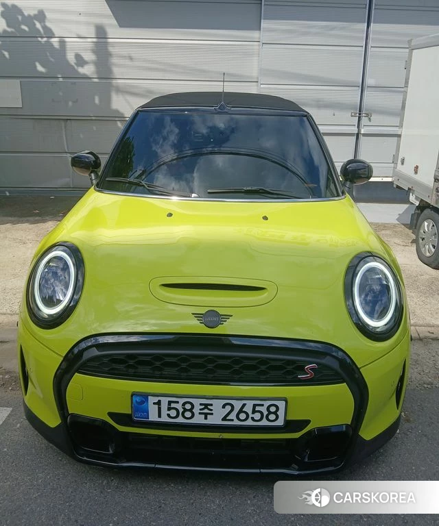 Mini Cooper S Convertible 2023 Светло-зеленый из Кореи