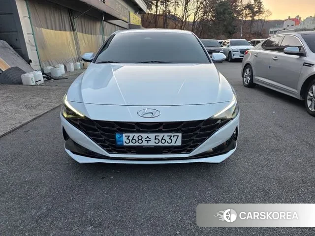 Hyundai Avante (CN7) 2023 Белый из Кореи