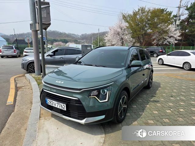 Kia Di Ol Nu Niro 2022 Светло-зеленый из Кореи