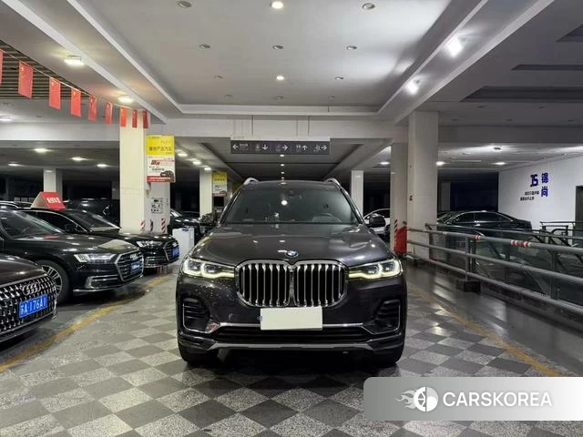 BMW X7 2021 Темно-серый из Китая