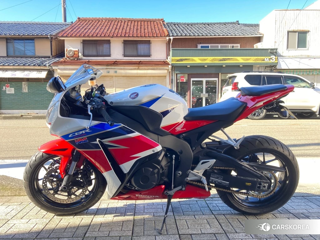 Проданный Honda CBR1000RR 2016 из Японии, фото 2