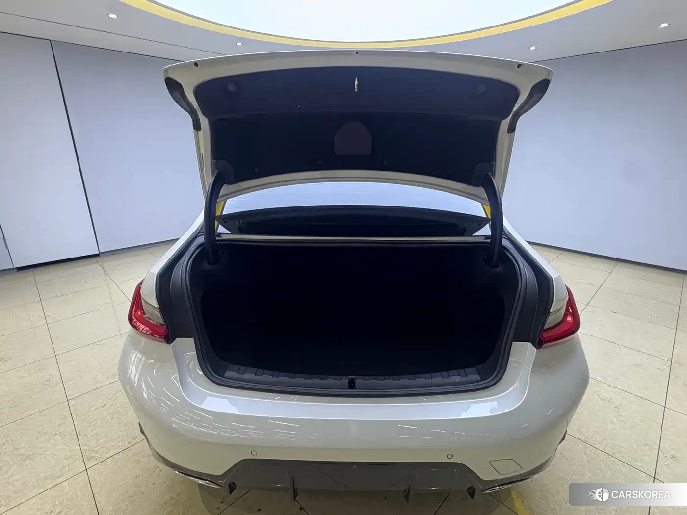 BMW 3 series 2023 Белый из Китая