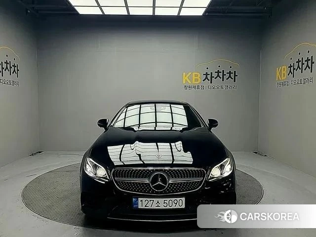 Mercedes-Benz E-Class W213 2020 Синий нефрит из Кореи