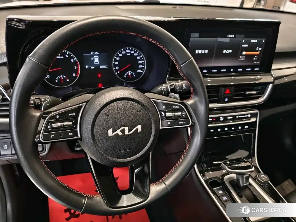 Kia KX3 proud run 2022 Белый из Китая