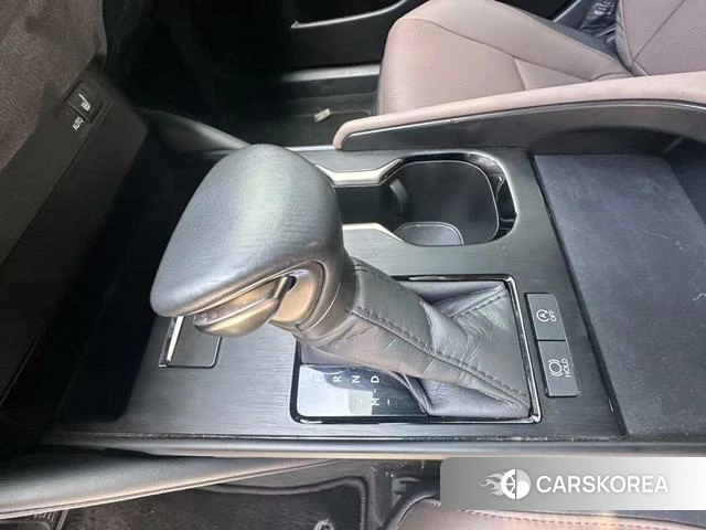 Lexus ES 2024 Темно-серый из Китая