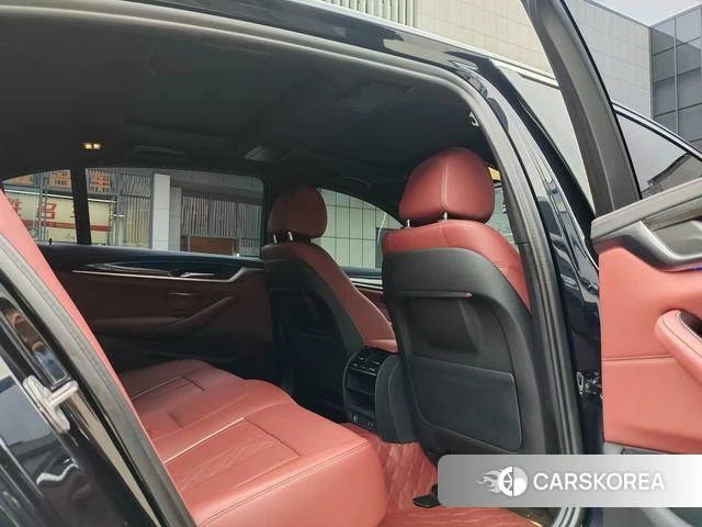 BMW 5 series PHEV 2022 Черный из Китая