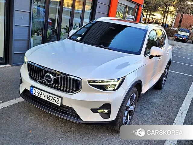 Volvo XC40 2023 Белый из Кореи