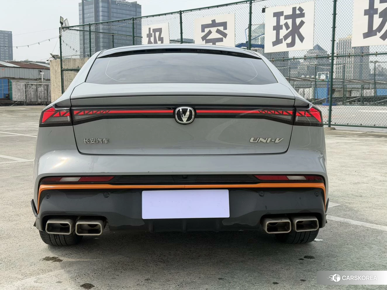 Chang'an UNI-V 2024 Серебристо-серый из Китая