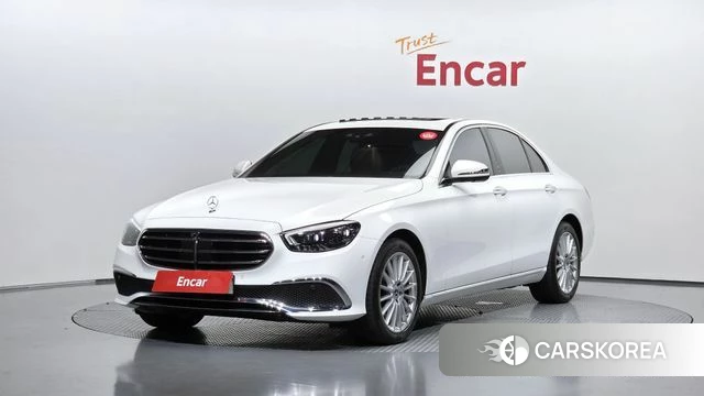 Mercedes-Benz E-Class W213 2022 Белый из Кореи