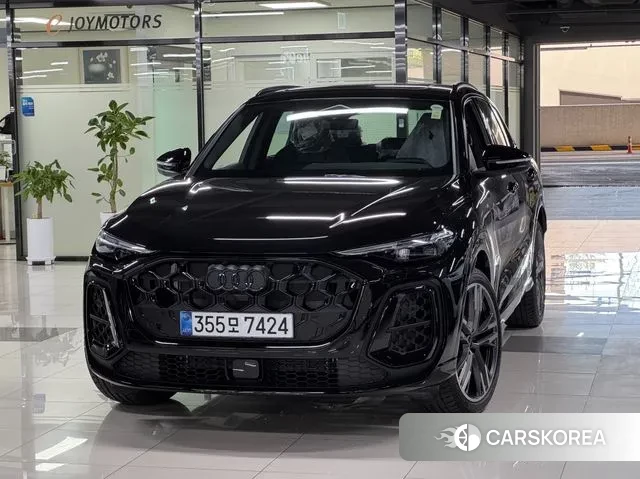 Audi Q5 (80A) 2025 Черный из Кореи