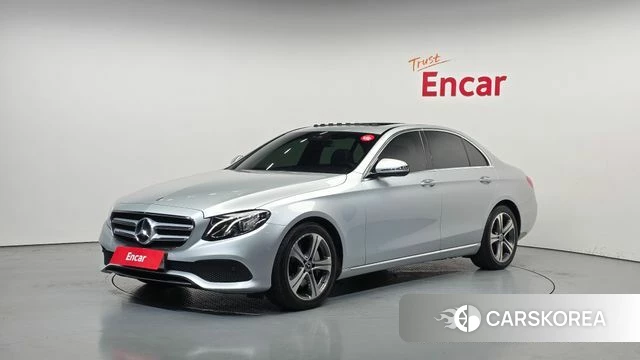 Mercedes-Benz E-Class W213 2019 Серебристо-серый из Кореи