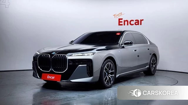 BMW 7 Series (G70) 2024 Песочный из Кореи