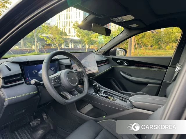 Lynk 03 2025 Черный из Китая