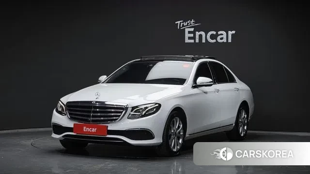 Mercedes-Benz E-Class W213 2019 Белый из Кореи