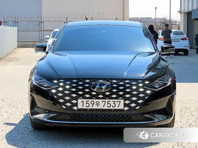 Hyundai The New Grandeur IG Hybrid 2022 Черный из Кореи