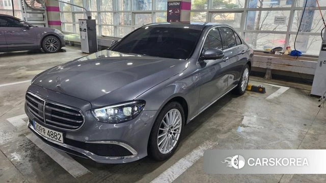 Mercedes-Benz E-Class W213 2022 Серый из Кореи