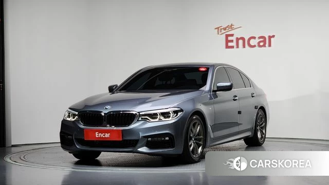 BMW 5 Series (G30) 2018 Серебристо-серый из Кореи