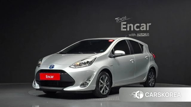 Toyota Prius C 2019 Серебряный из Кореи
