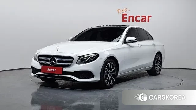 Mercedes-Benz E-Class W213 2019 Белый из Кореи