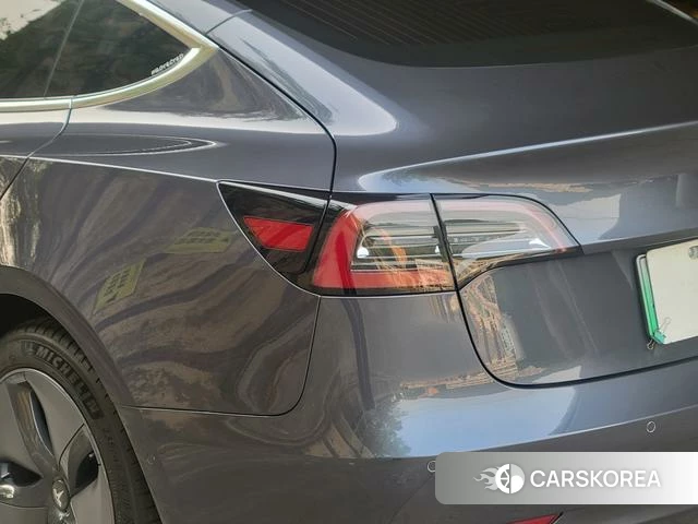 Tesla Model 3 2020 Темно-серый из Китая